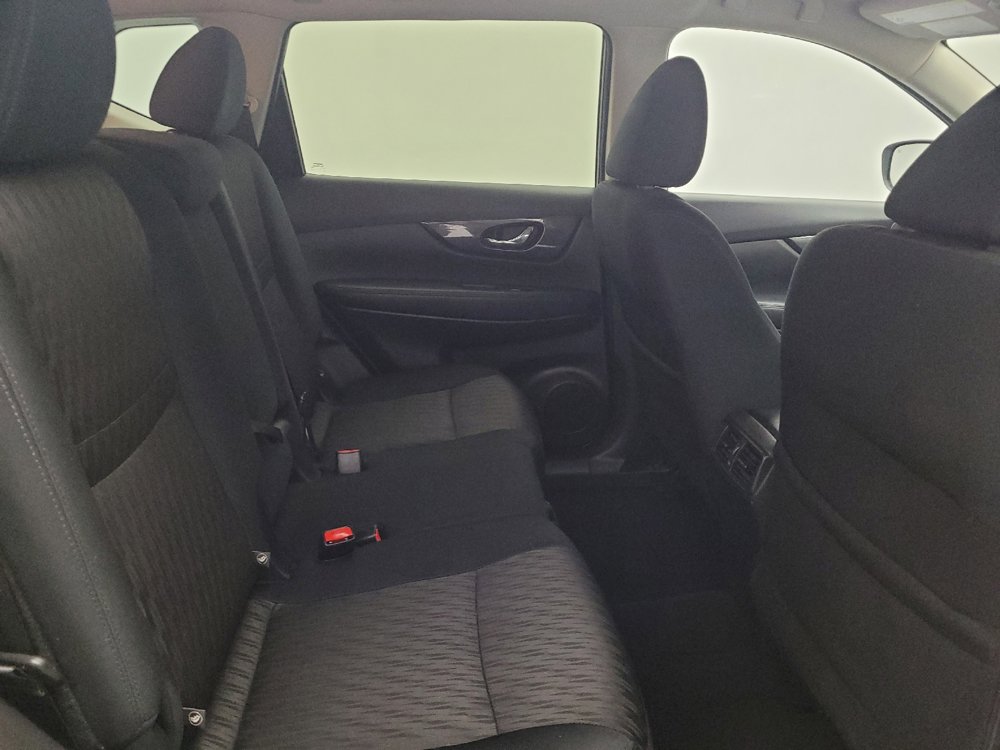 Used 2018 Nissan Rogue SV AWD/4WD image 19