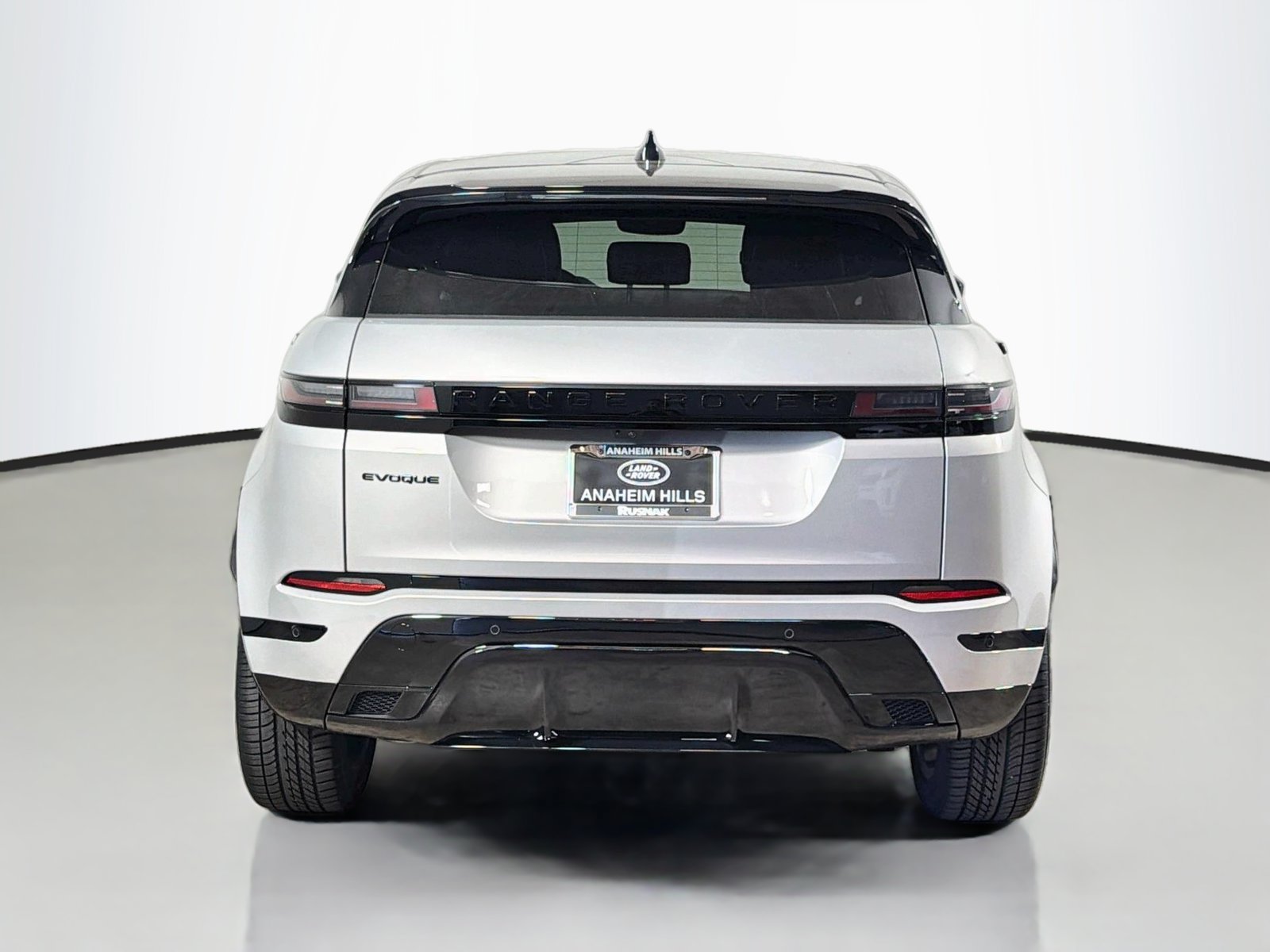 Certified 2026 Land Rover Range Rover Evoque Dynamic SE AWD/4WD image 4