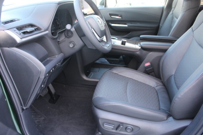 New 2026 Toyota Sienna Platinum AWD/4WD image 11