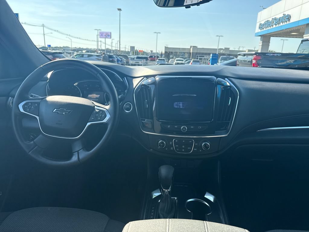 Used 2023 Chevrolet Traverse LT FWD image 24