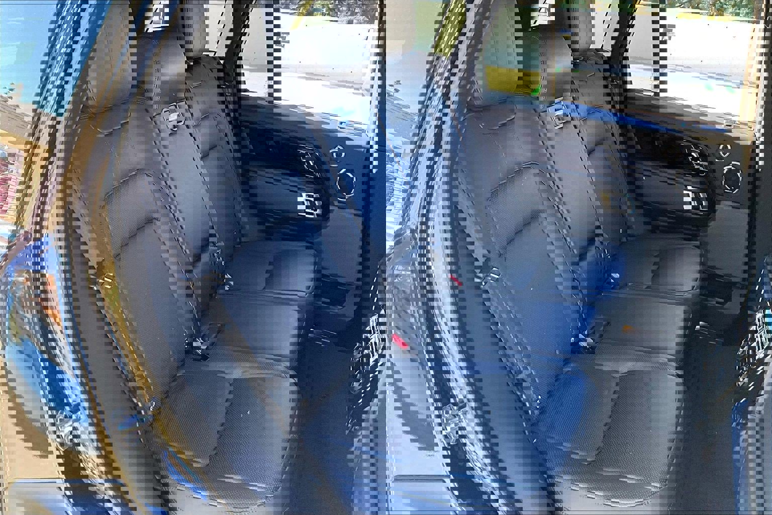 Used 2020 Land Rover Range Rover HSE image 21