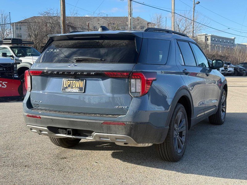 New 2026 Ford Explorer Active w/ Active Comfort Package image 3