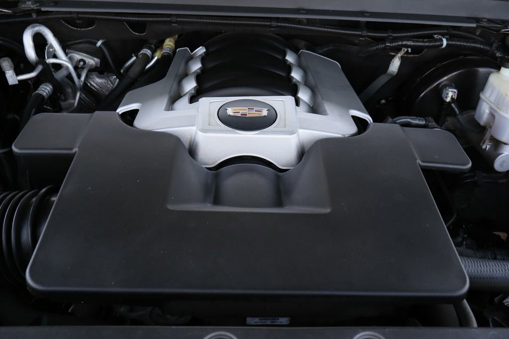 Used 2020 Cadillac Escalade Premium Luxury RWD image 38
