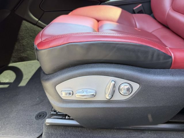 Certified 2024 Porsche Macan AWD/4WD image 19