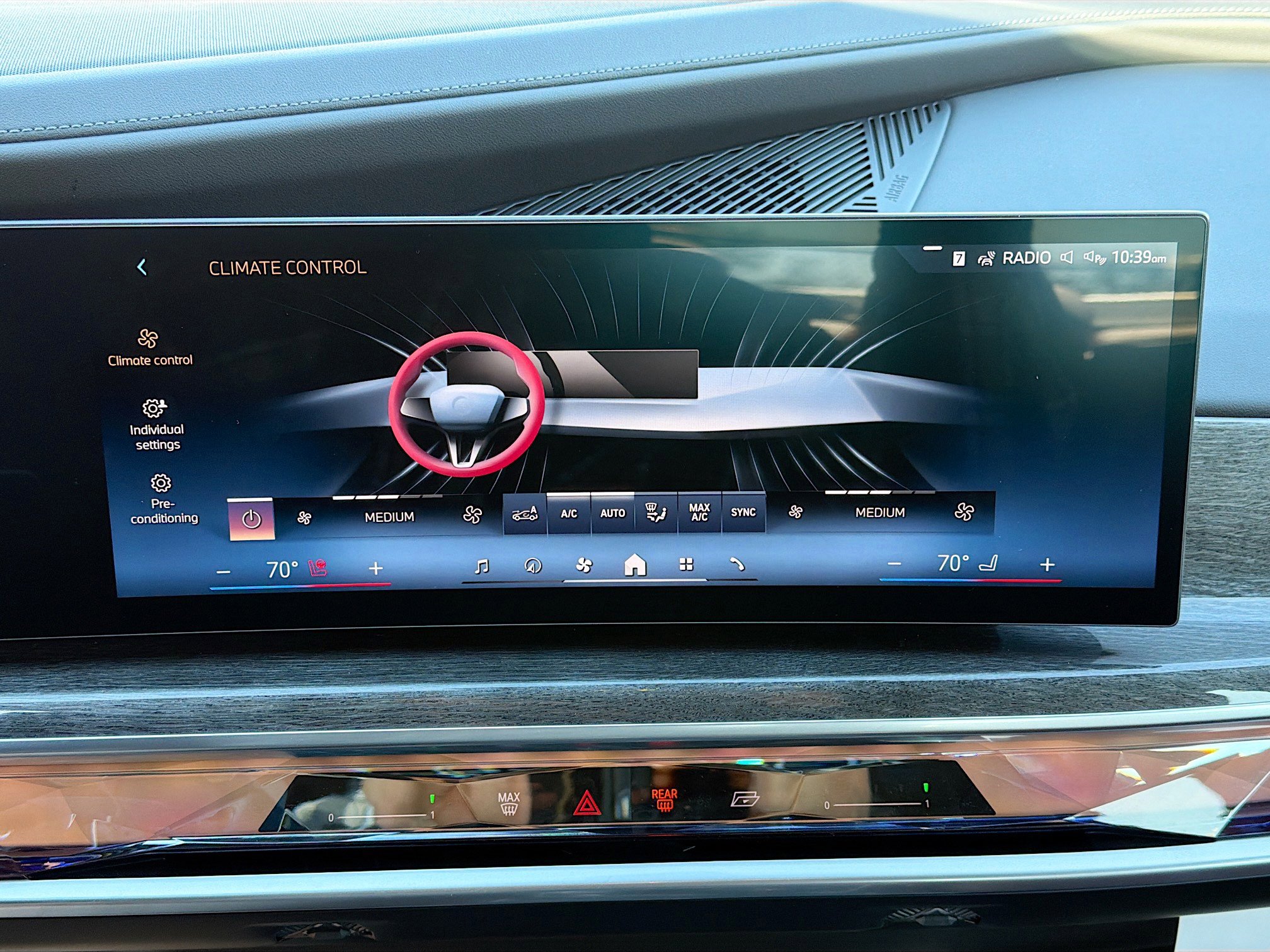 New 2026 BMW 750e xDrive w/ Executive Package image 34