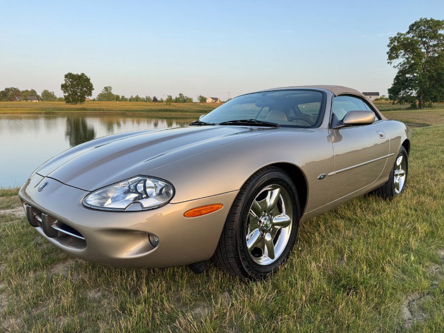 Used 1997 Jaguar XK8 Convertible RWD image 1
