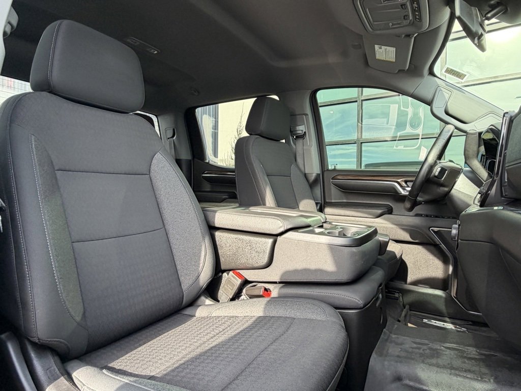 Used 2024 Chevrolet Silverado 1500 RST image 18