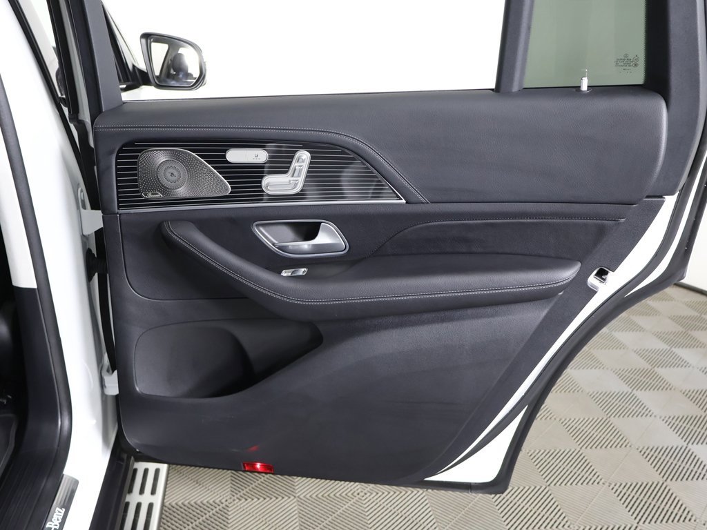Used 2024 Mercedes-Benz GLS 580 4MATIC w/ Warmth & Comfort Package image 33