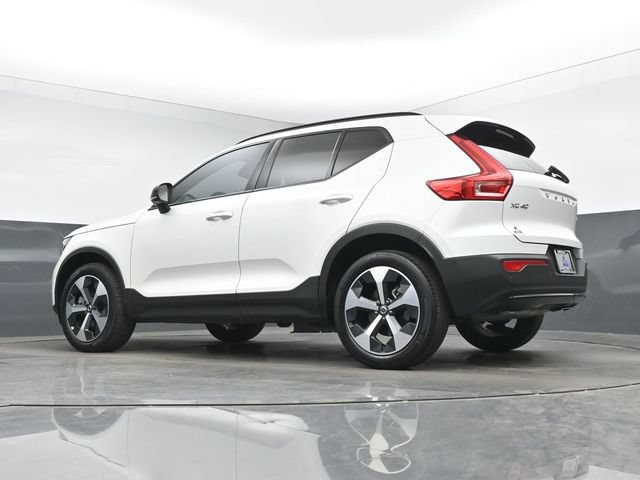 Used 2024 Volvo XC40 B5 Plus AWD/4WD image 38
