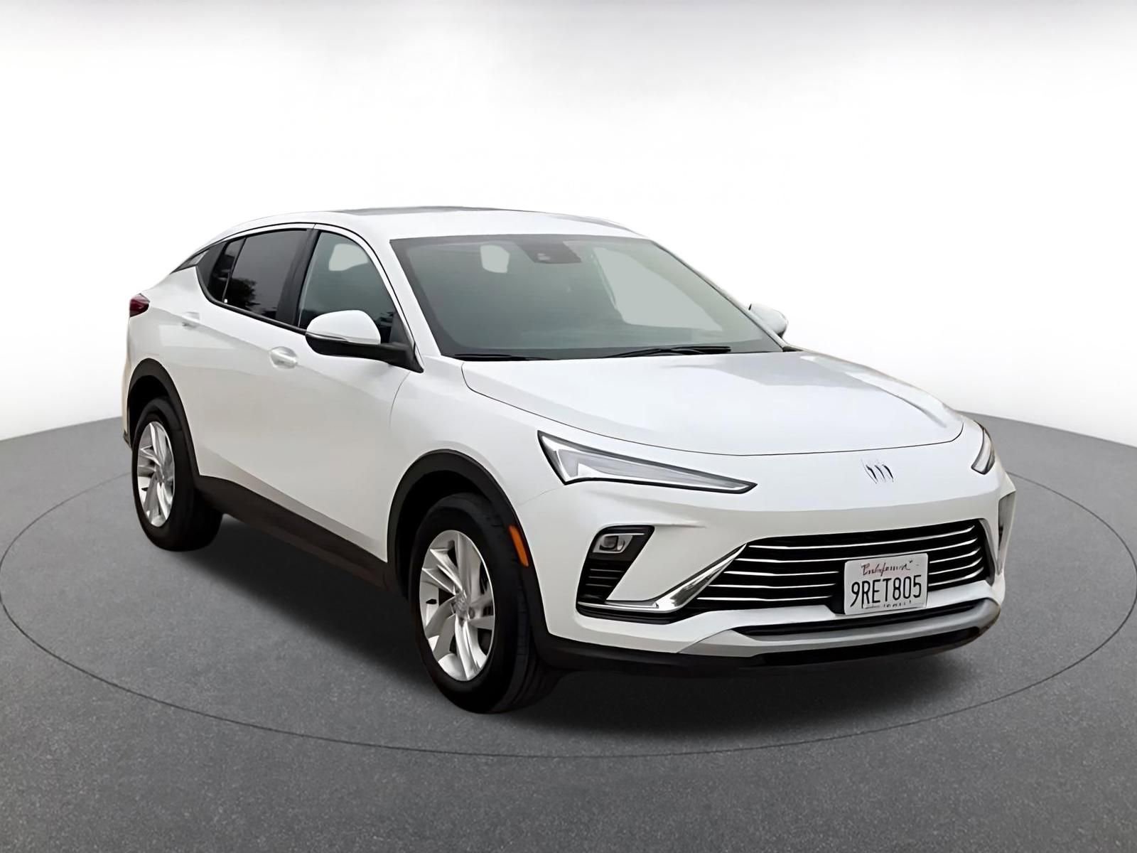 Used 2025 Buick Envista Preferred image 3