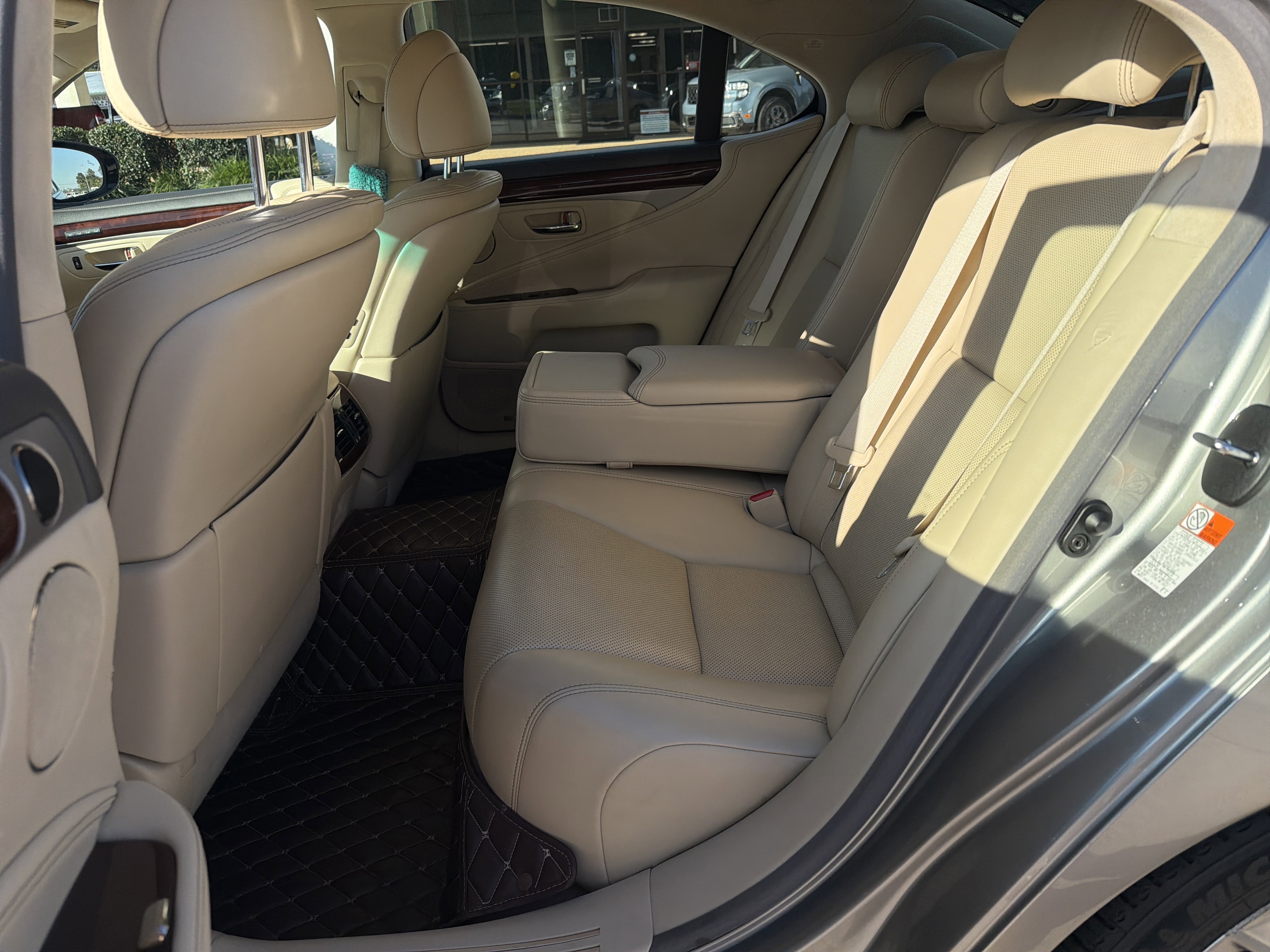 Used 2017 Lexus LS 460 RWD image 17