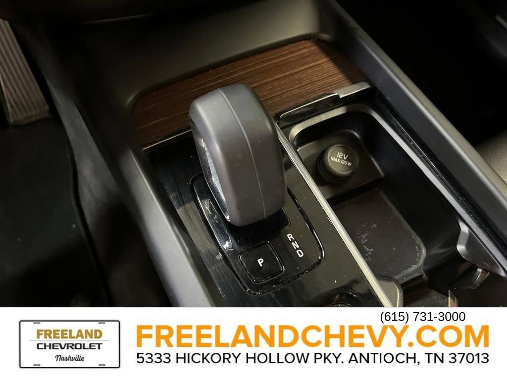 Used 2023 Volvo XC60 B5 Plus image 19