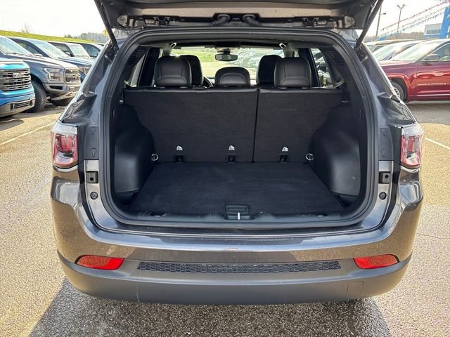 Used 2023 Jeep Compass Latitude image 4