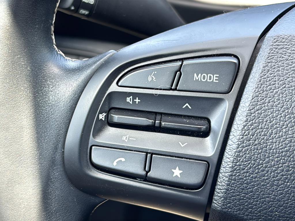 Certified 2023 Hyundai Venue Limited FWD image 26