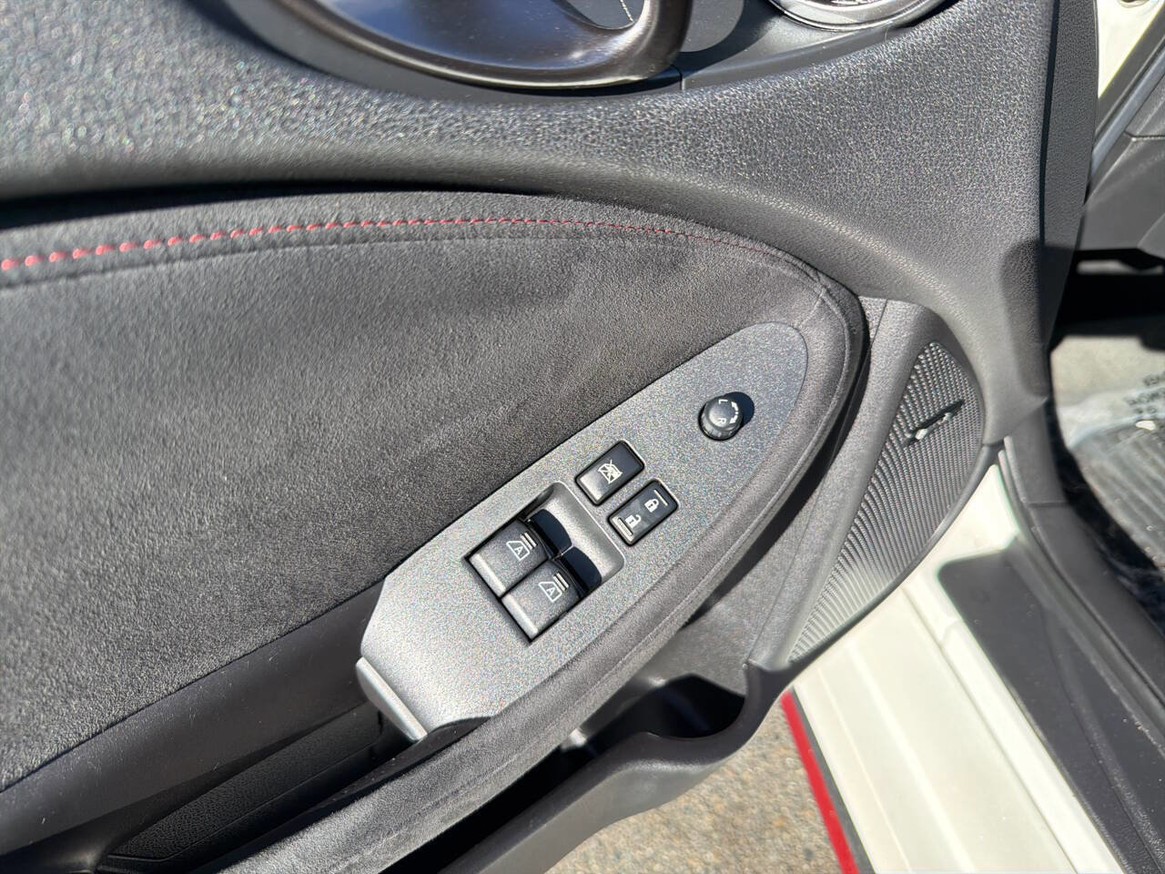 Used 2017 Nissan 370Z NISMO RWD image 33