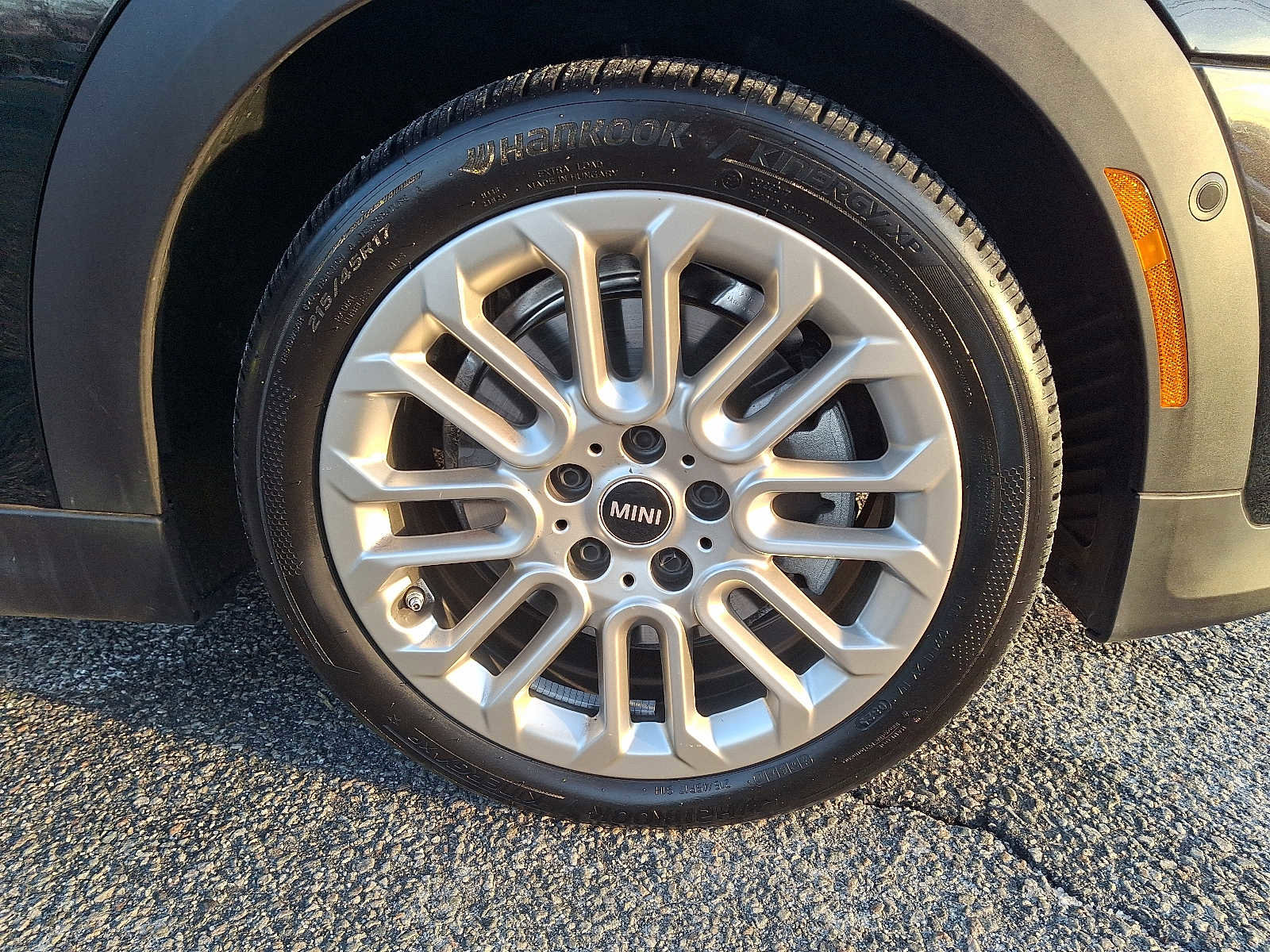 Used 2025 MINI Cooper 2-Door Hardtop image 8