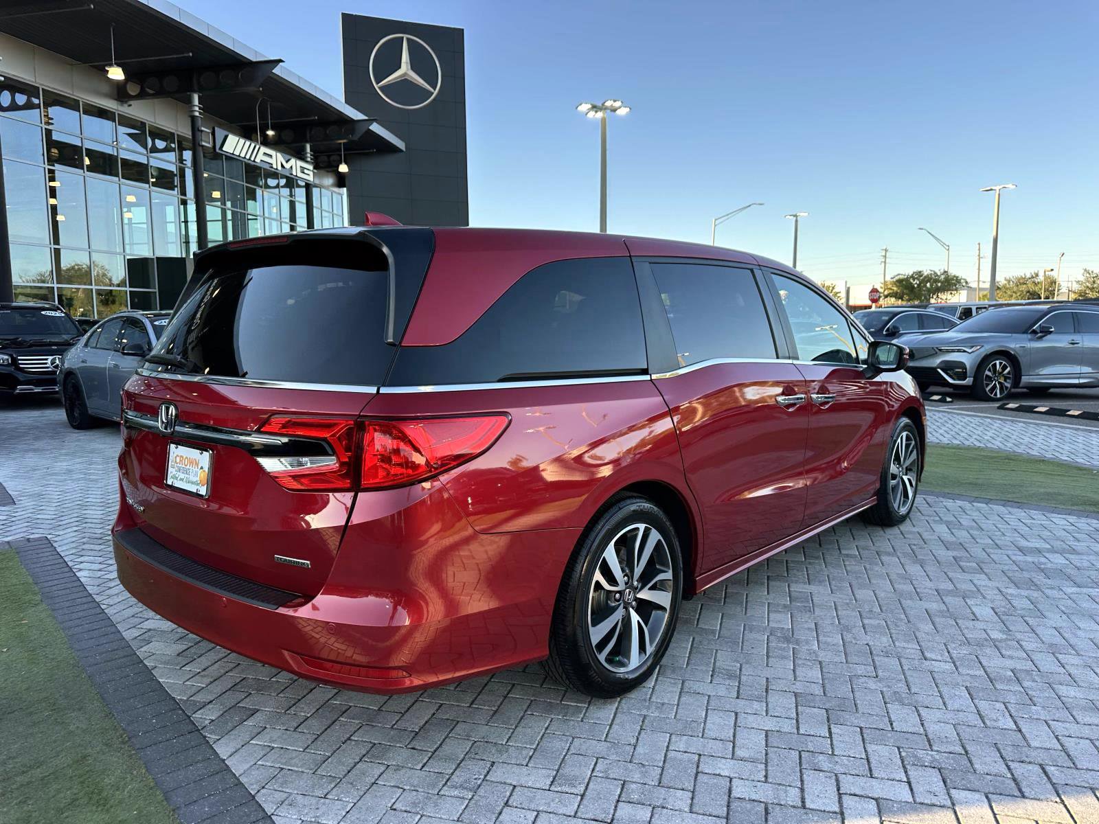 Used 2023 Honda Odyssey Touring image 3