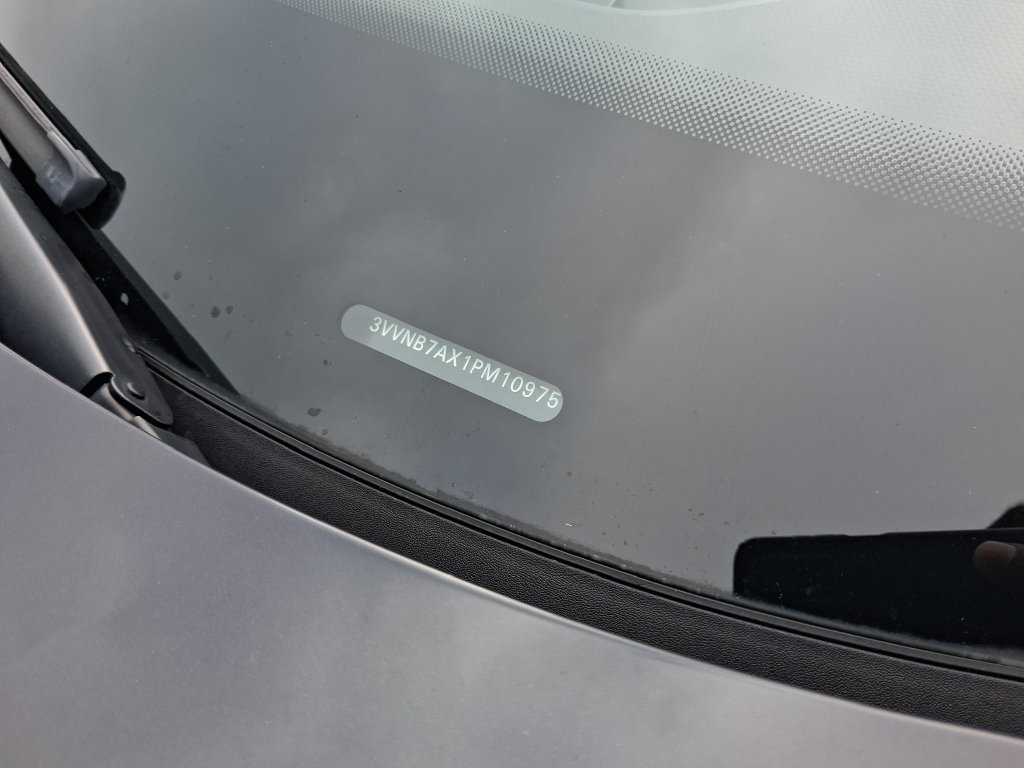 Certified 2023 Volkswagen Tiguan SE w/ Panoramic Sunroof Package FWD image 30