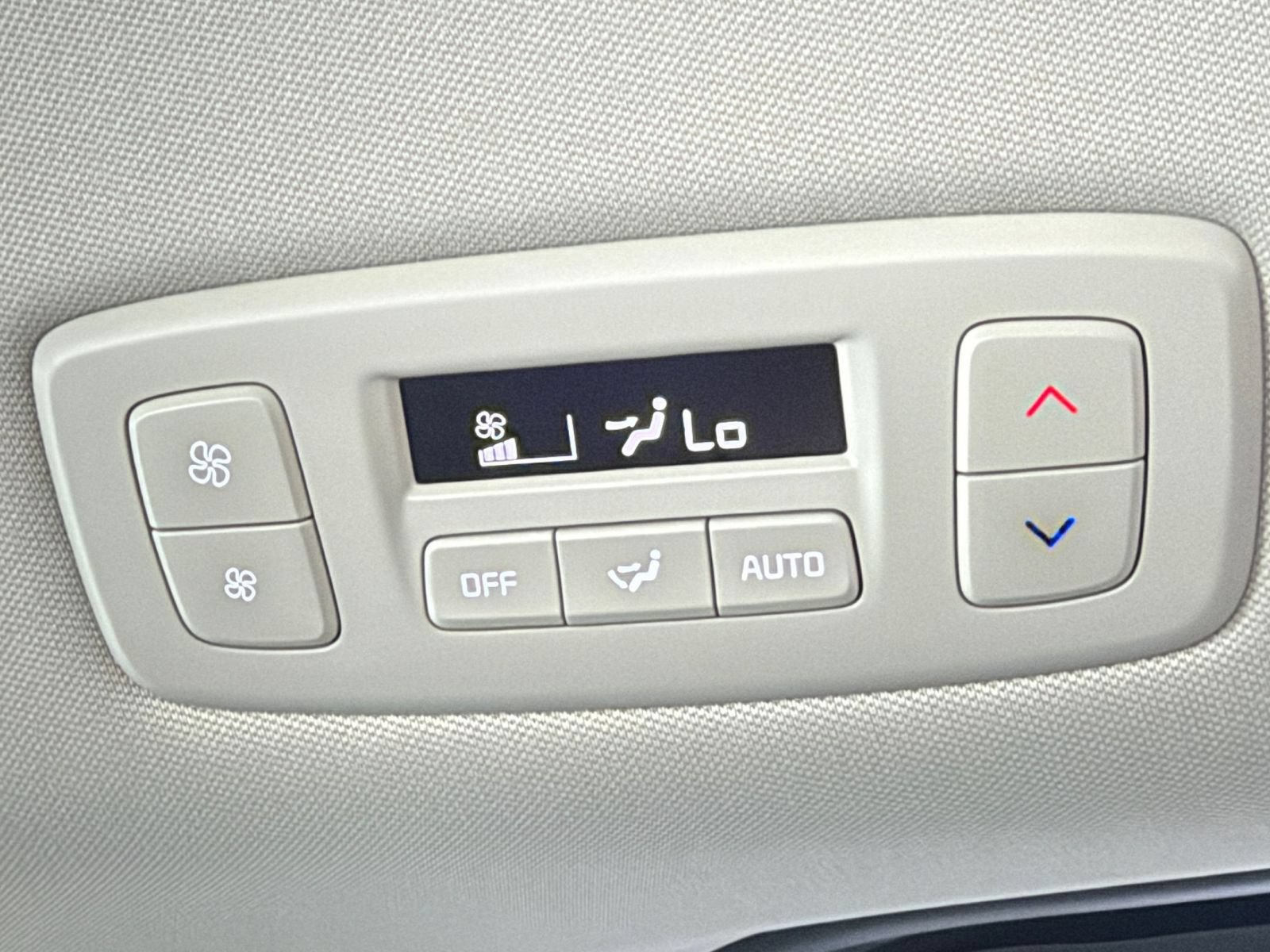 Used 2026 Kia Carnival FWD image 20