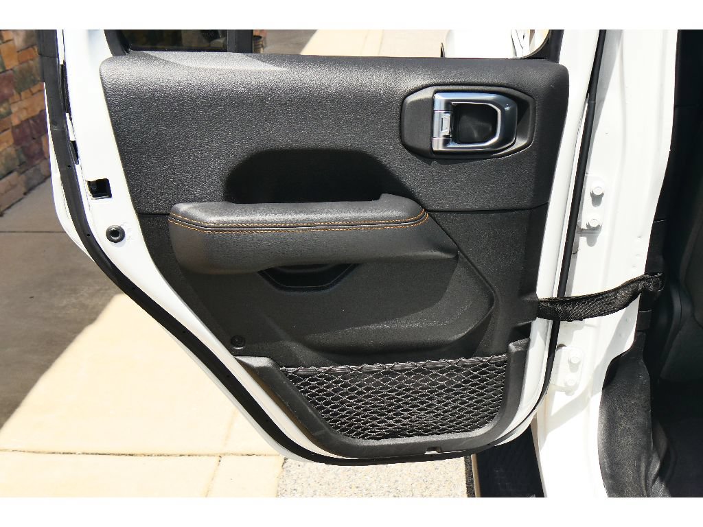 Used 2022 Jeep Wrangler Unlimited Sahara AWD/4WD image 18