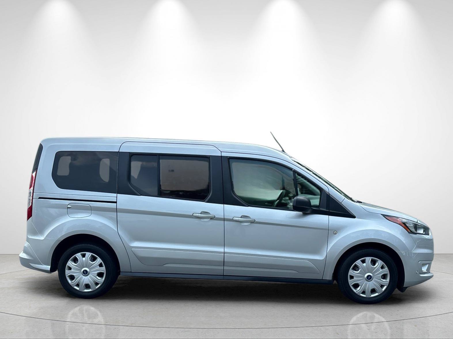 Used 2022 Ford Transit Connect XLT FWD image 6