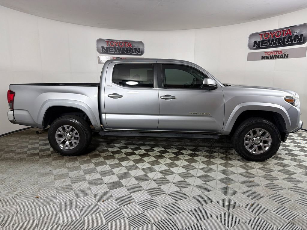 Used 2019 Toyota Tacoma SR5 RWD image 2