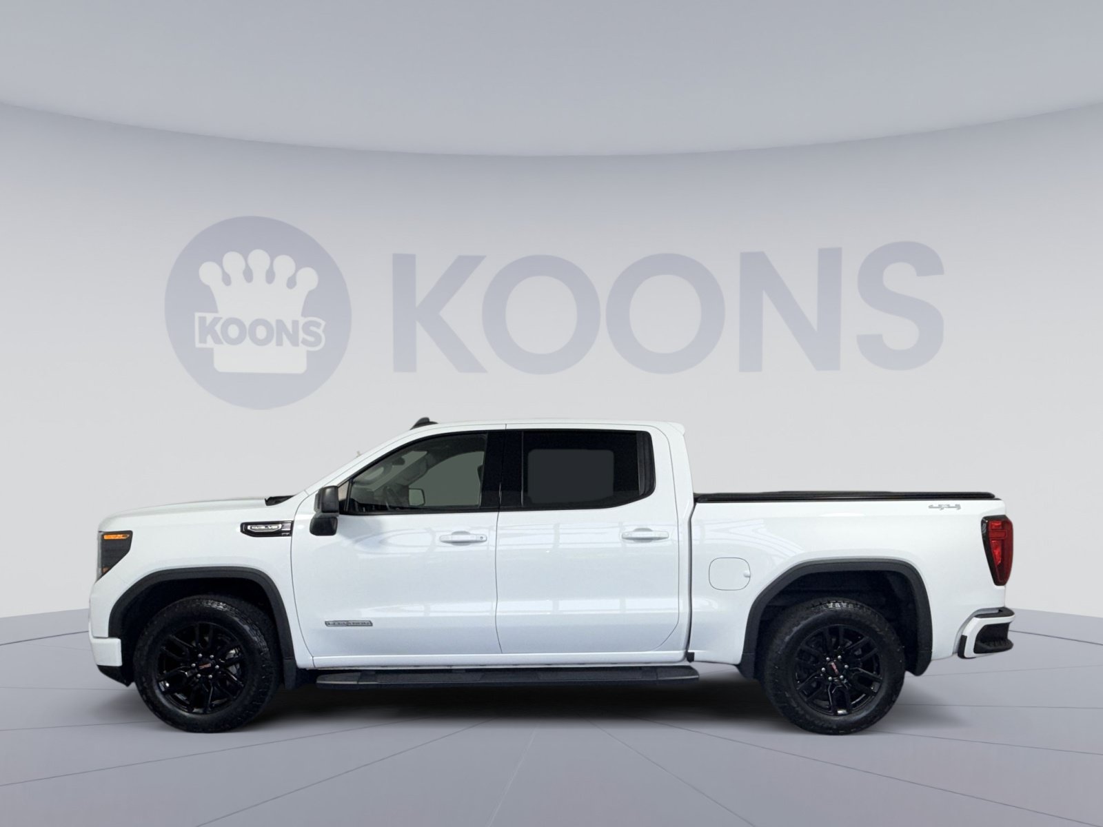 Used 2022 GMC Sierra 1500 Elevation AWD/4WD image 2