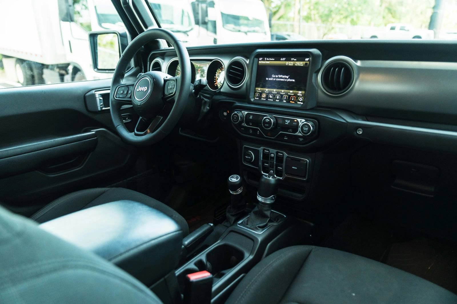 Used 2023 Jeep Gladiator Sport AWD/4WD image 21