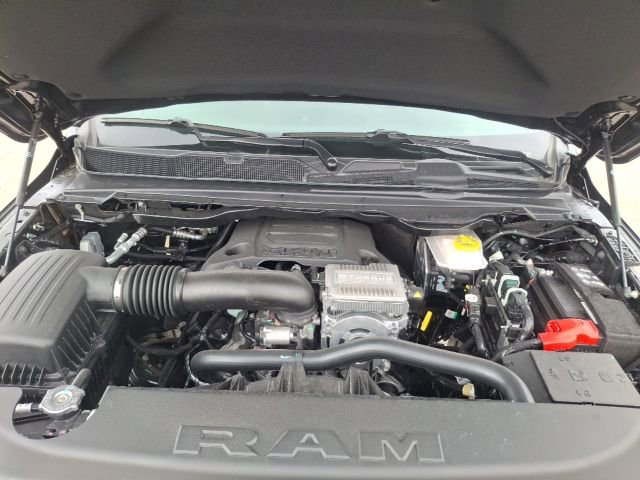 New 2026 RAM 1500 4x4 Crew Cab image 29