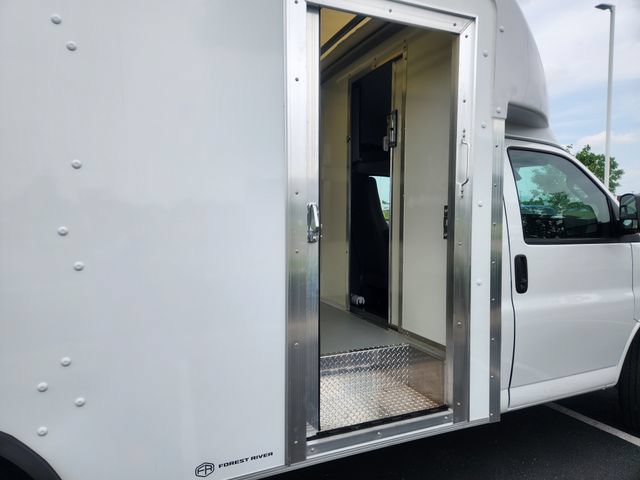 New 2024 Chevrolet Express 3500 w/ Power Convenience Package RWD image 26