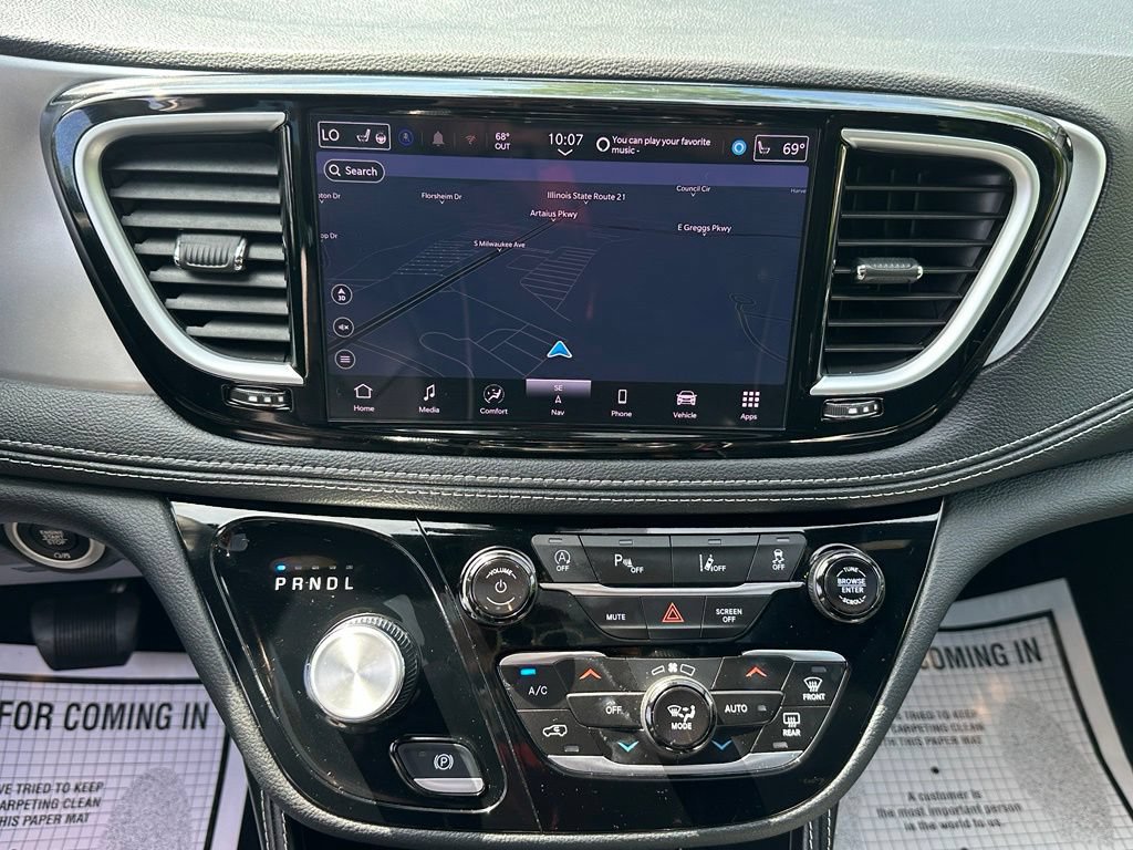 Used 2025 Chrysler Pacifica Limited FWD image 27