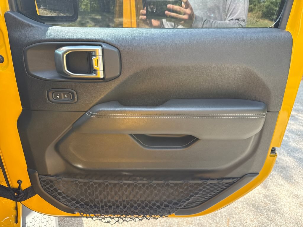 Used 2019 Jeep Wrangler Unlimited Sahara w/ Uconnect 4C Nav & Sound Group AWD/4WD image 31
