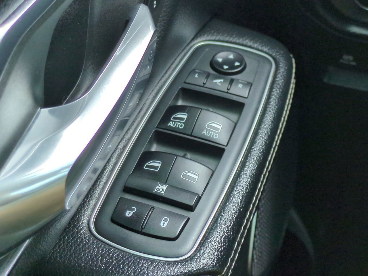 Used 2019 RAM 1500 Laramie image 22