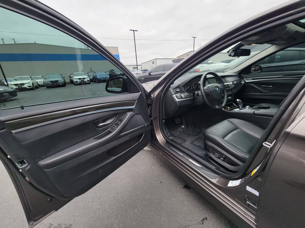 Used 2013 BMW 528i xDrive Sedan AWD/4WD image 16