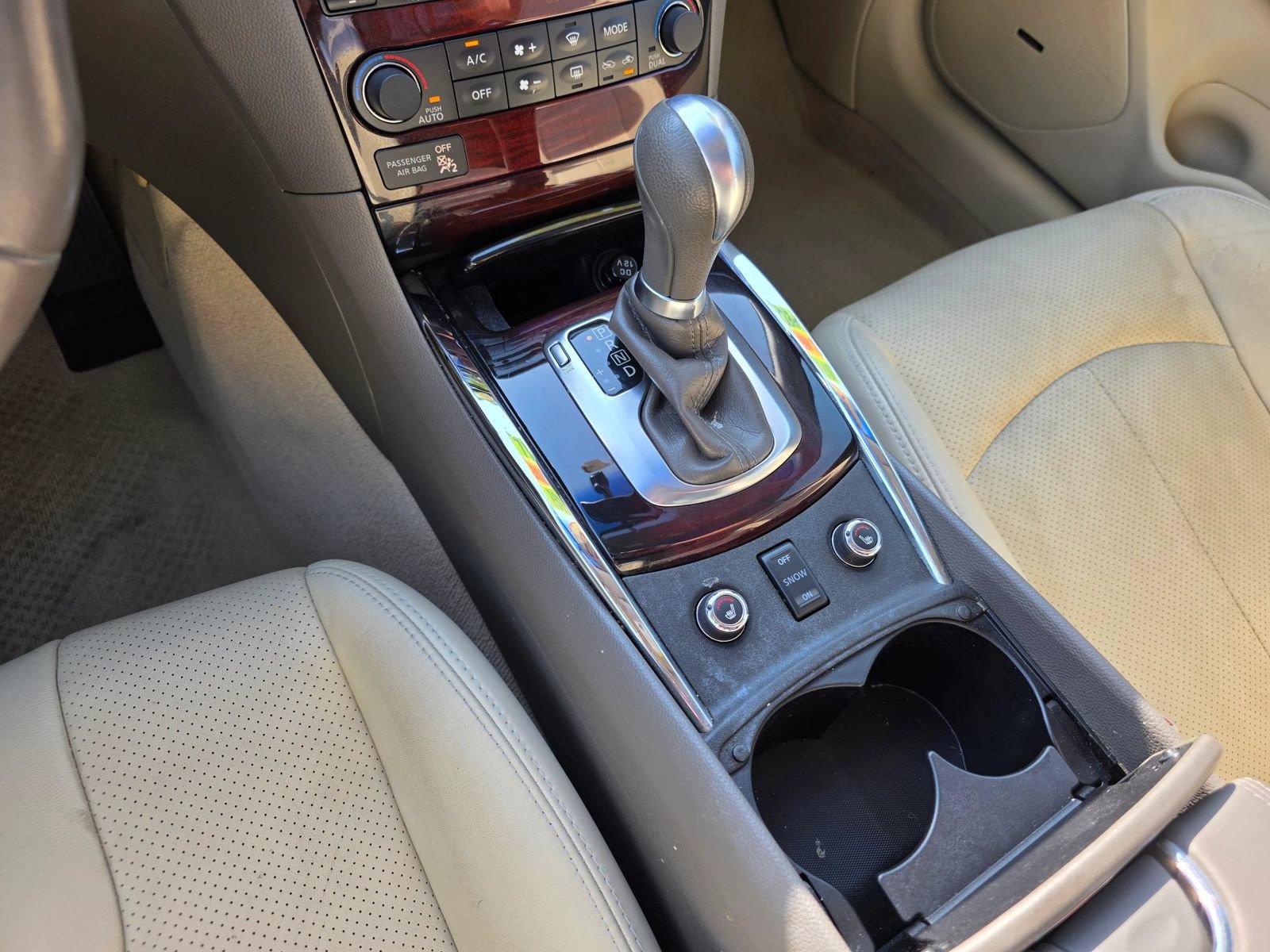 Used 2013 INFINITI G37 x Sedan w/ Premium Pkg AWD/4WD image 17