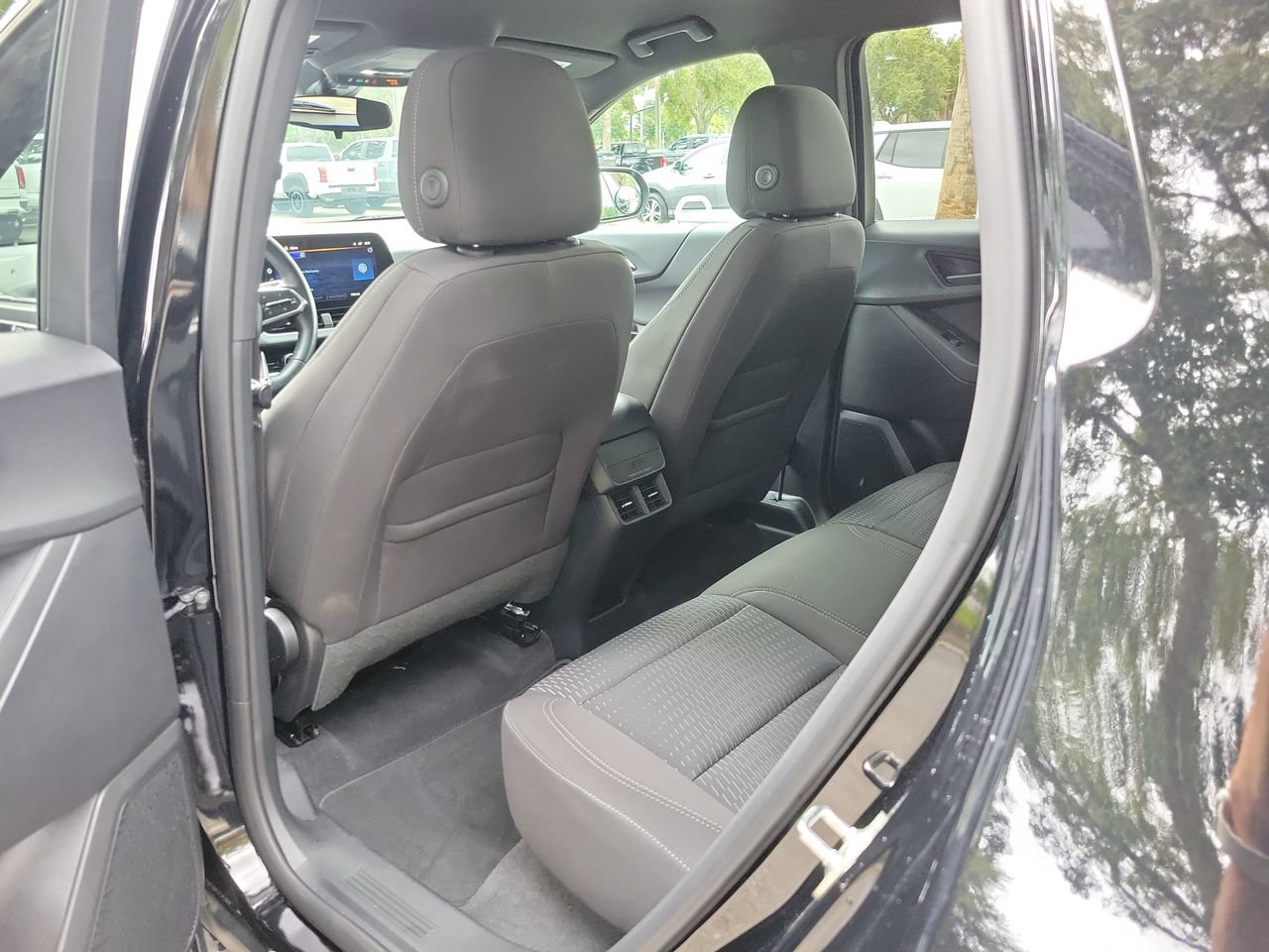 Used 2026 Chevrolet Equinox LT FWD image 8
