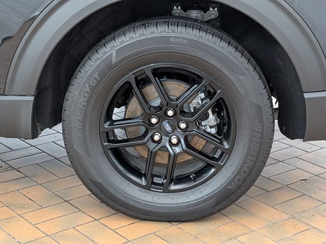 Certified 2025 Ford Explorer Active AWD/4WD image 9