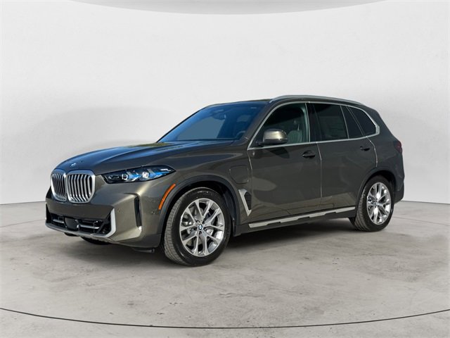 New 2026 BMW X5 xDrive50e w/ Executive Package image 3