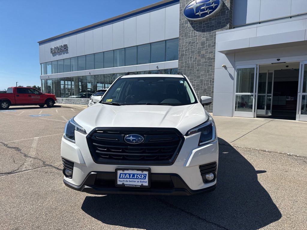 Used 2023 Subaru Forester Premium image 7