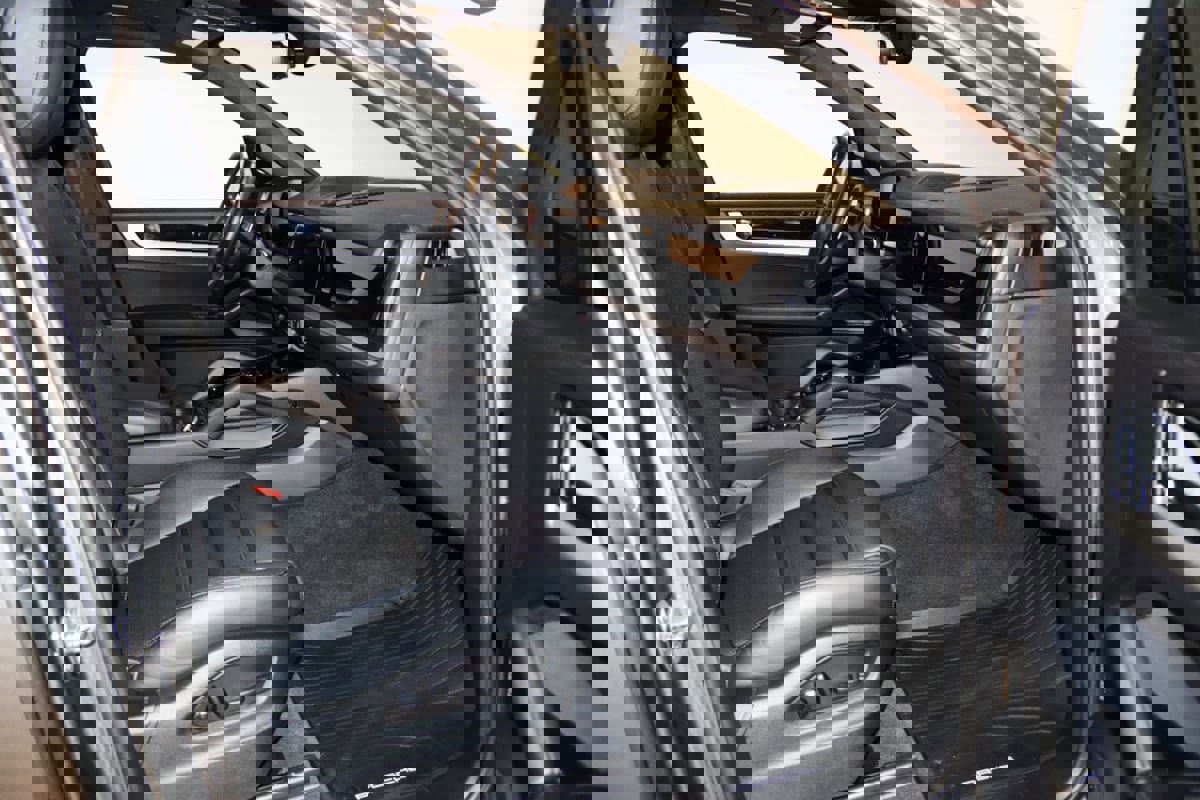 Used 2024 Porsche Cayenne image 67