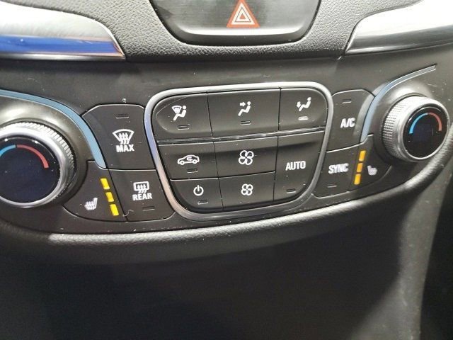 Used 2020 Chevrolet Equinox LT w/ Driver Convenience Package image 6