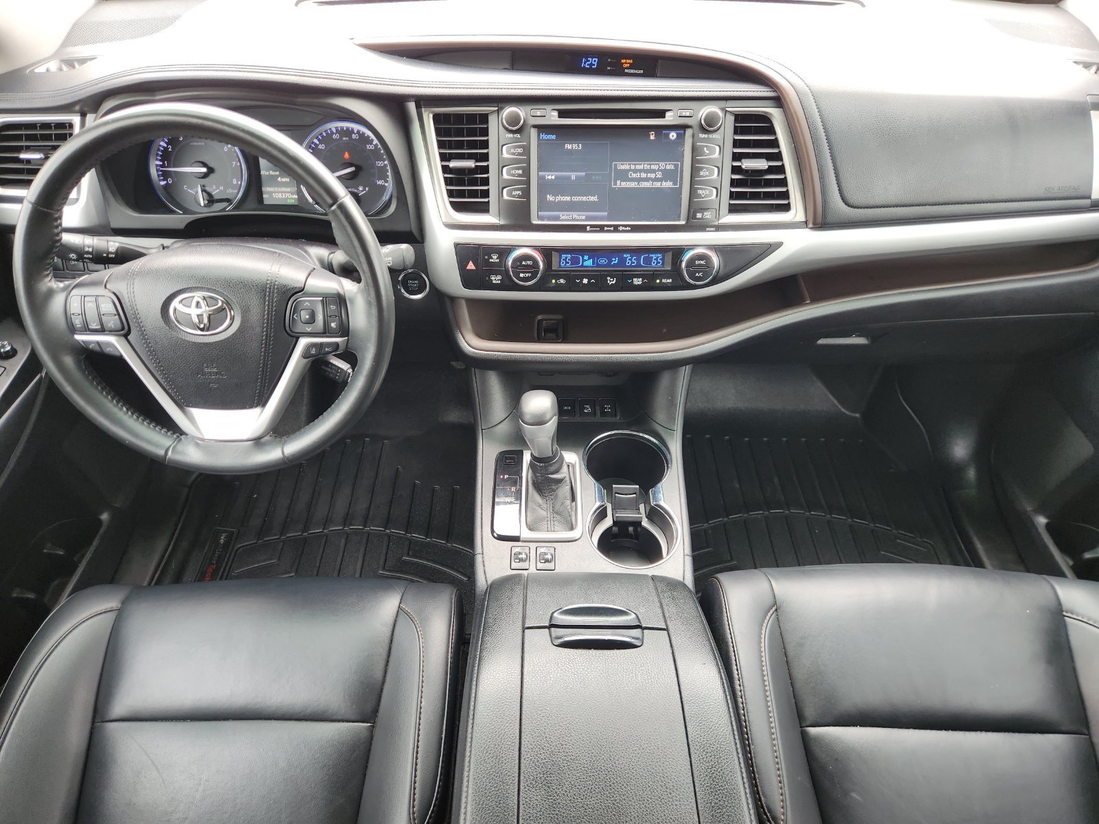 Used 2019 Toyota Highlander XLE AWD/4WD image 29