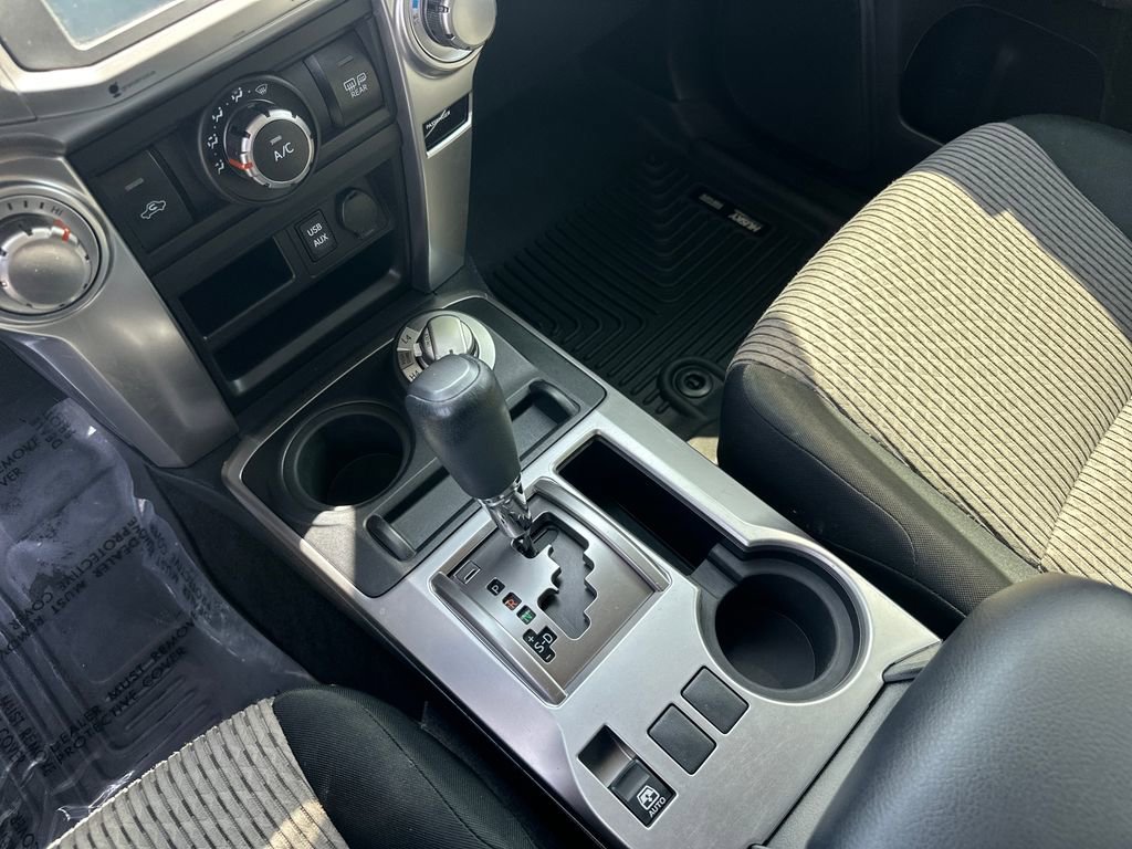 Used 2018 Toyota 4Runner SR5 AWD/4WD image 23