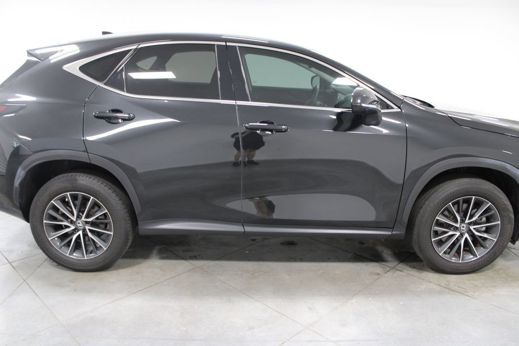 Used 2024 Lexus NX 250 FWD w/ Towing Package (2000 Lbs) image 11