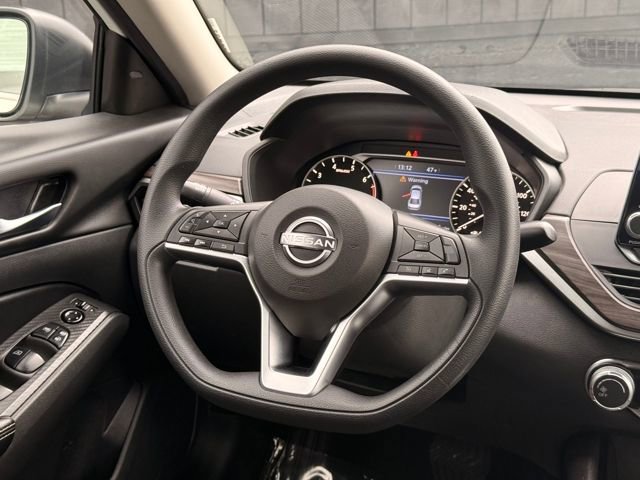 Used 2024 Nissan Altima 2.5 SV image 19