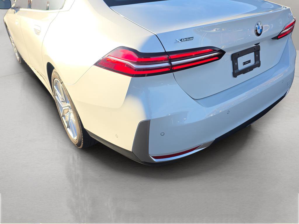 Used 2025 BMW 530i xDrive image 12