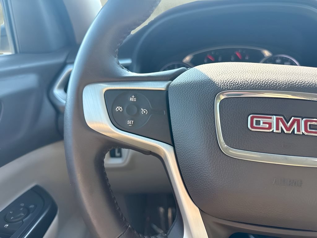 Used 2017 GMC Acadia SLT AWD/4WD image 18