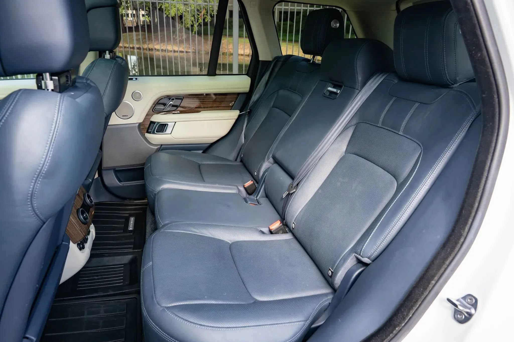 Used 2018 Land Rover Range Rover HSE AWD/4WD image 13