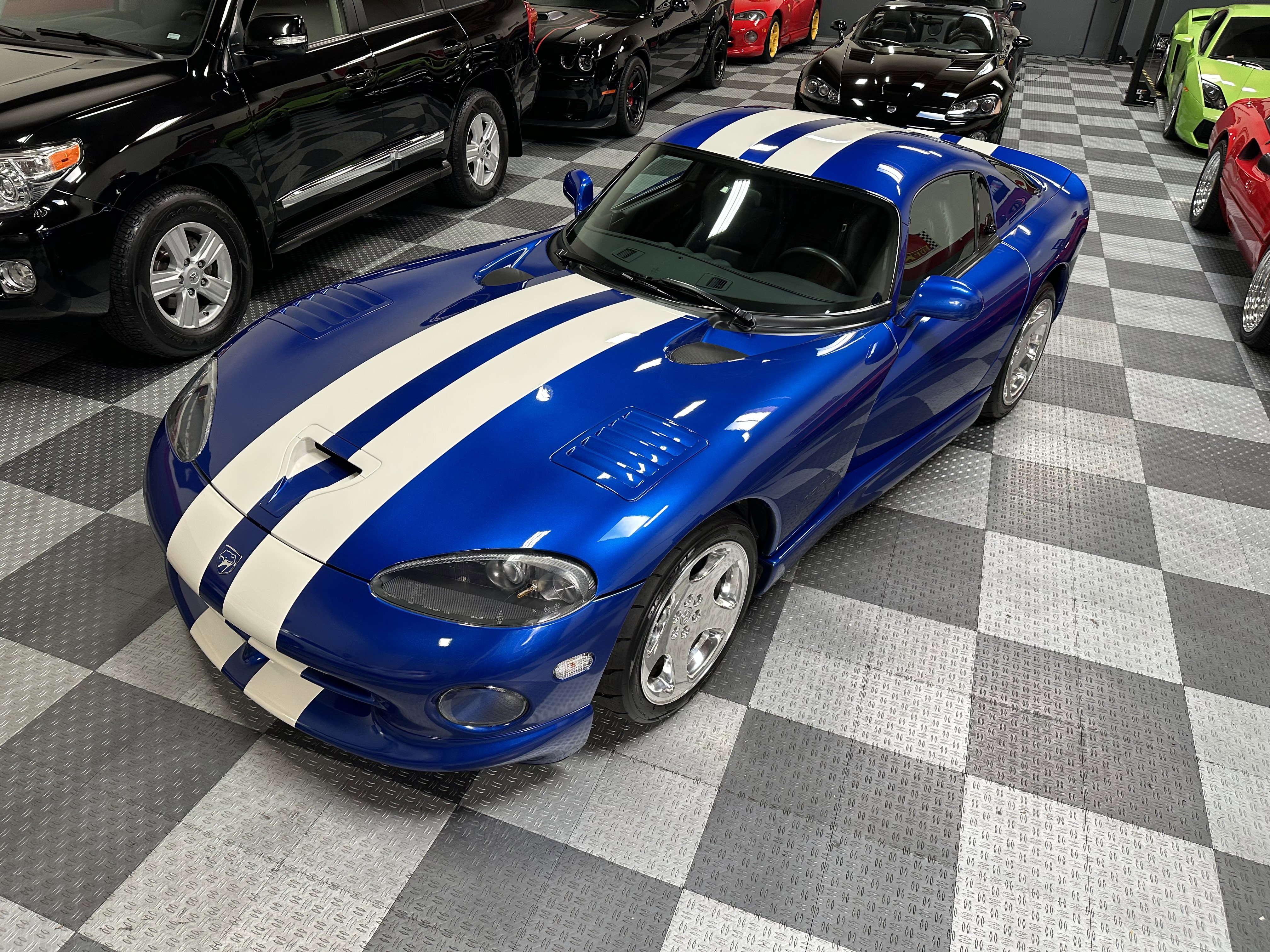 Used 1997 Dodge Viper GTS image 30