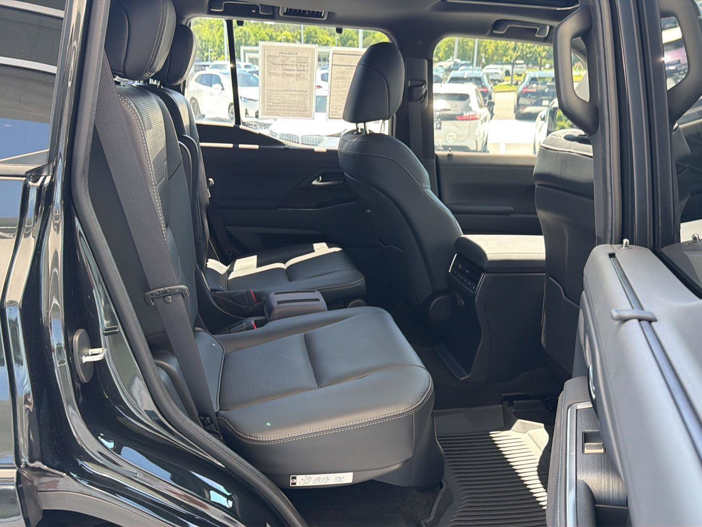 Used 2025 Lexus GX 550 w/ Cold Area Package AWD/4WD image 13